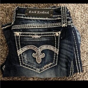 Women’s rock revival jeans size 33